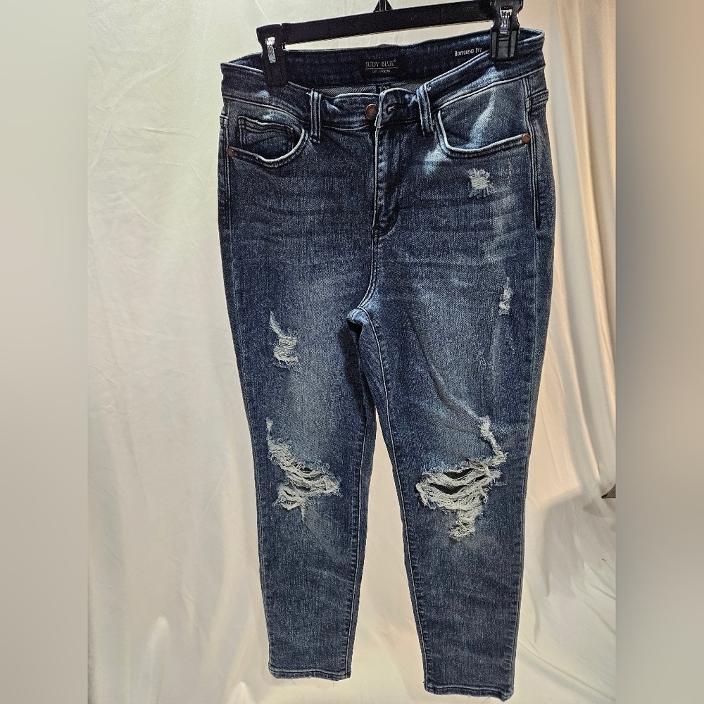Judy Blue Jeans Womens Size 7/28 Boyfriend Fit Blue Distressed Mid Rise Denim